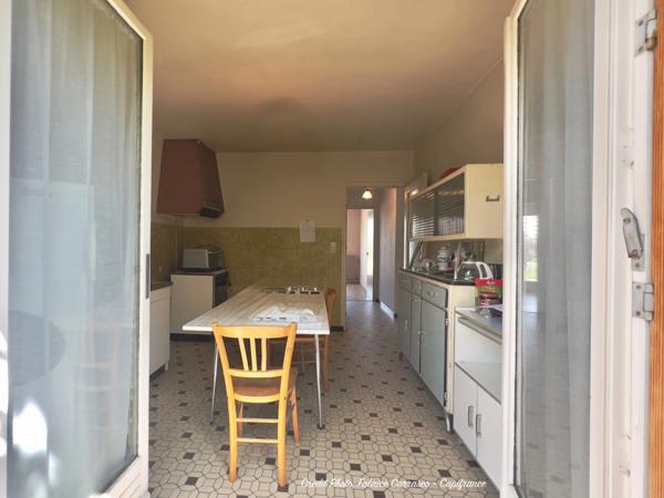 Clermont-Ferrand (63) Croix de Neyrat, Maison familiale avec 4 chambres, garage et jardin à réinventer selon vos envies