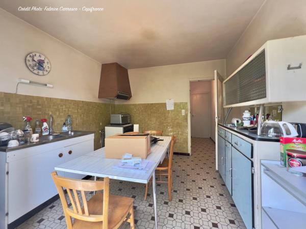 Clermont-Ferrand (63) Croix de Neyrat, Maison familiale avec 4 chambres, garage et jardin à réinventer selon vos envies