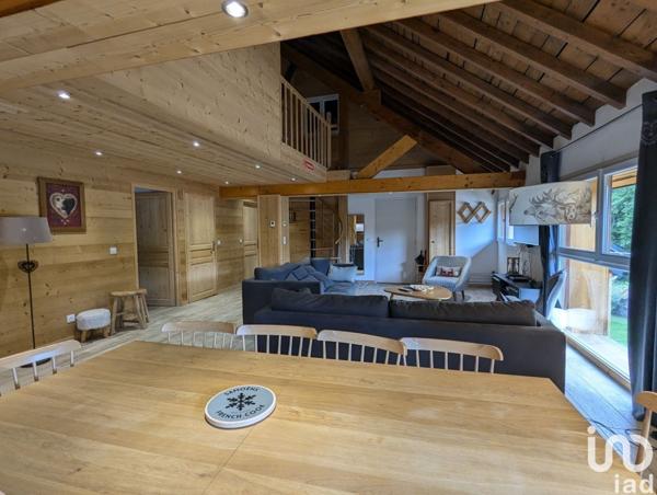 Appartement 6 pièces de 113 m² à Samoëns (74340)