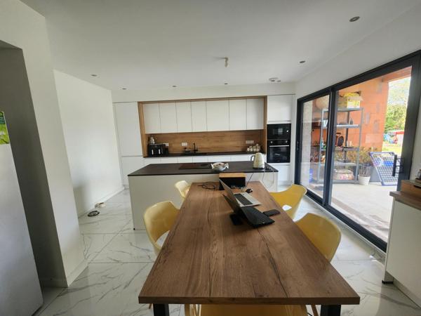 Maison à Montussan, 33450 - 6 pièces 150m²