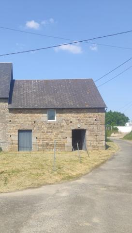 Bâtisse en pierre à fort potentiel avec renovation