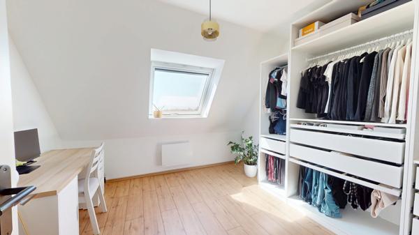 Duplex 3 chambres – Terrasse et beaux volumes