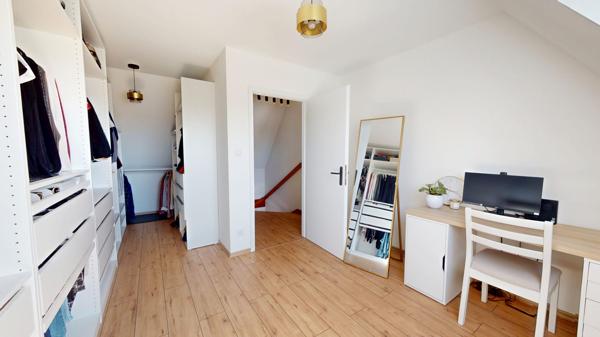 Duplex 3 chambres – Terrasse et beaux volumes