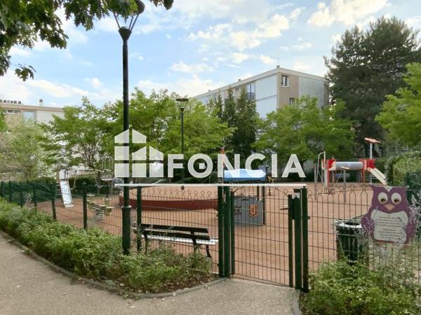 À vendre Appartement 4 pièces 66.2 m² - Le Plessis-robinson 92350