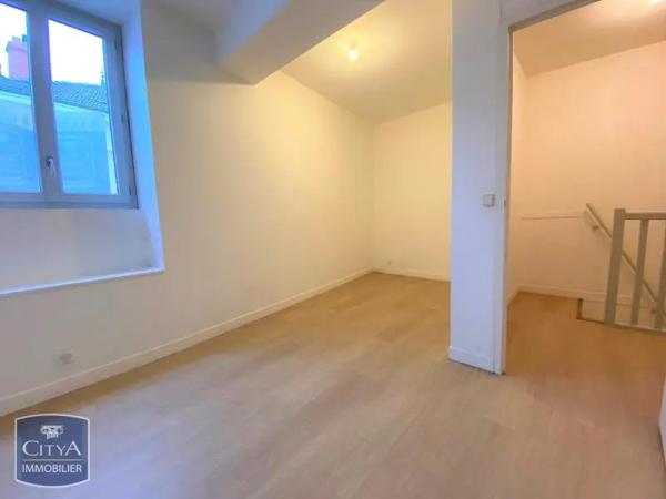 Appartement à louer 3 pièces 65.61m²
