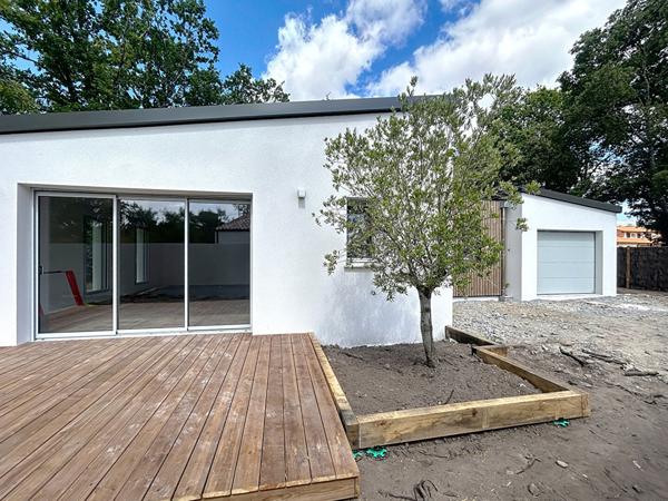 Jolie maison neuve contemporaine