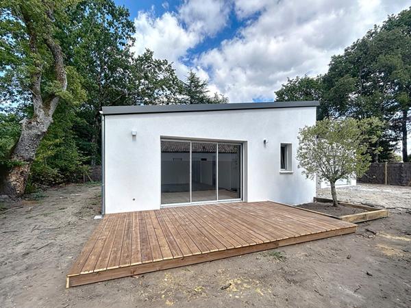 Jolie maison neuve contemporaine