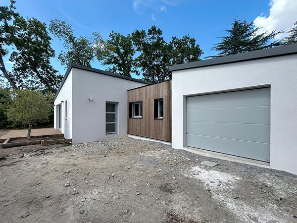 Jolie maison neuve contemporaine