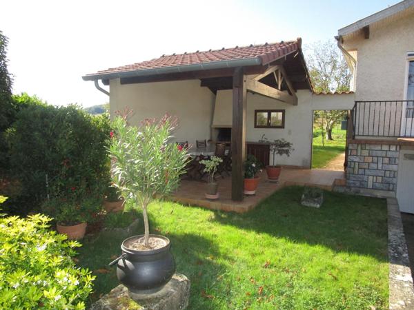 CONSTRUCTION TRADITIONNELLE EN TRES BON ETAT