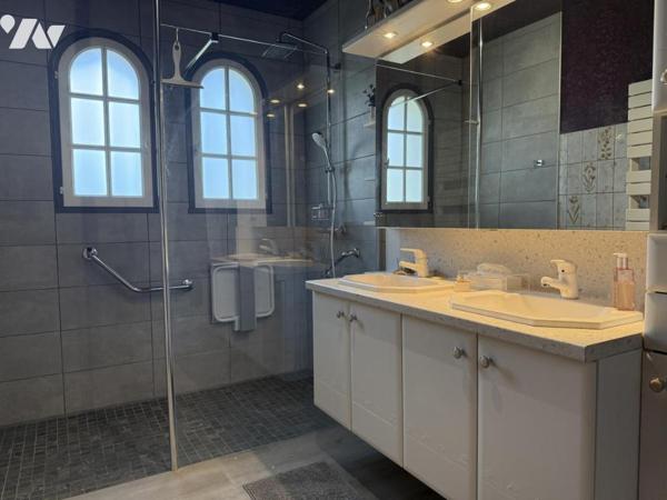 Maison traditionnelle contemporaine