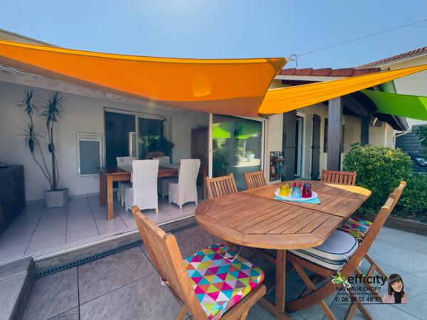 Maison
         5 pièces
        - 95 m² Exclusivité 259 000 € *