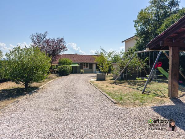 Maison
         5 pièces
        - 95 m² Exclusivité 259 000 € *