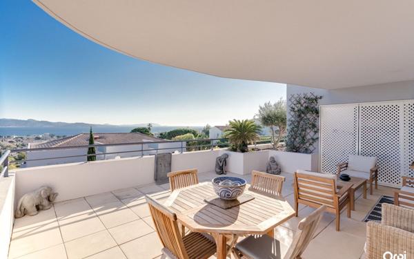 Appartement à vendre    4 pièces • 81 m2 La Ciotat