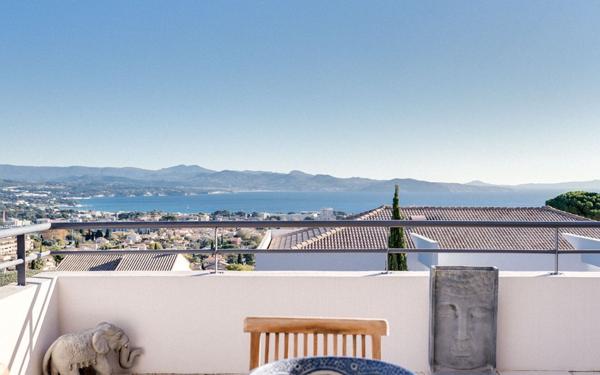 Appartement à vendre    4 pièces • 81 m2 La Ciotat