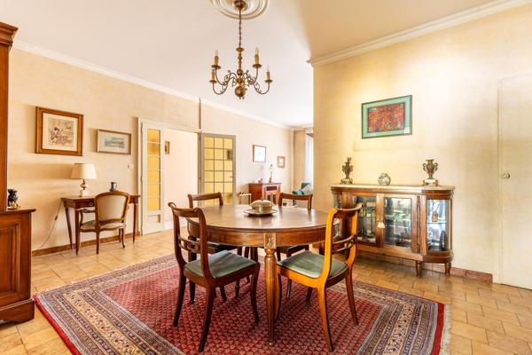 Échoppe en pierre avec jardin sans vis-à-vis et garage - 158 m2 au sol