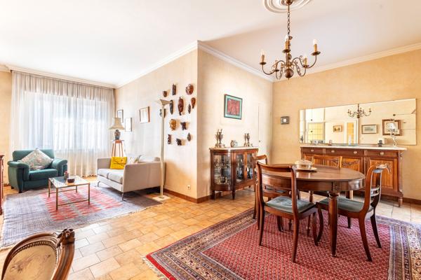 Échoppe en pierre avec jardin sans vis-à-vis et garage - 158 m2 au sol