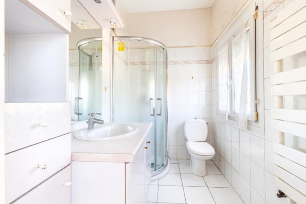 Échoppe en pierre avec jardin sans vis-à-vis et garage - 158 m2 au sol
