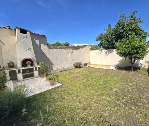 Échoppe en pierre avec jardin sans vis-à-vis et garage - 158 m2 au sol