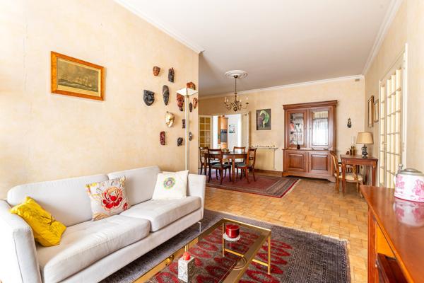 Échoppe en pierre avec jardin sans vis-à-vis et garage - 158 m2 au sol
