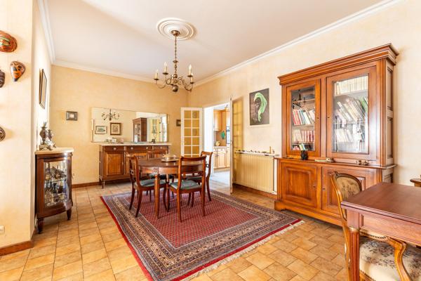 Échoppe en pierre avec jardin sans vis-à-vis et garage - 158 m2 au sol