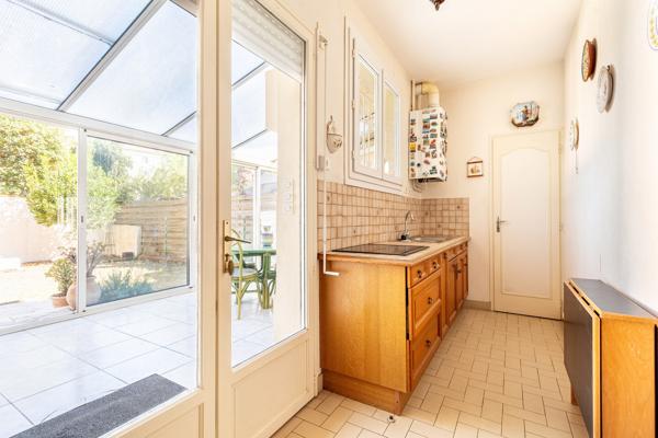 Échoppe en pierre avec jardin sans vis-à-vis et garage - 158 m2 au sol