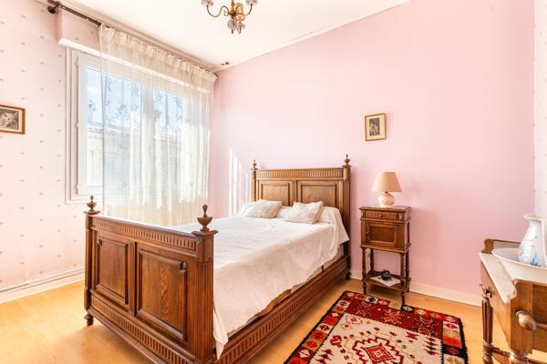 Échoppe en pierre avec jardin sans vis-à-vis et garage - 158 m2 au sol