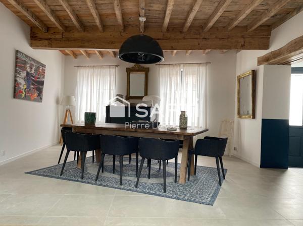 Maison de ville rénovée d'environ 160 m2 avec jardin