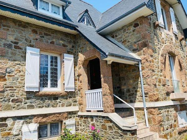 A Vendre à Perros-Guirec (22700) en Côtes-d'Armor (22),  centre-ville, maison ancienne à rénove...