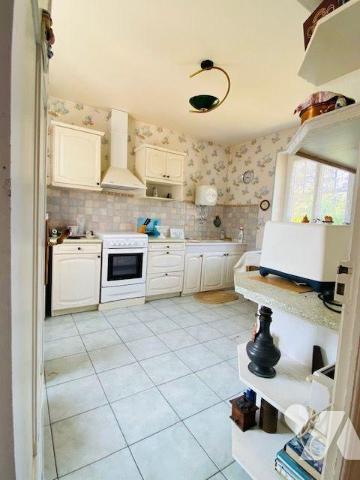 A Vendre à Perros-Guirec (22700) en Côtes-d'Armor (22),  centre-ville, maison ancienne à rénove...