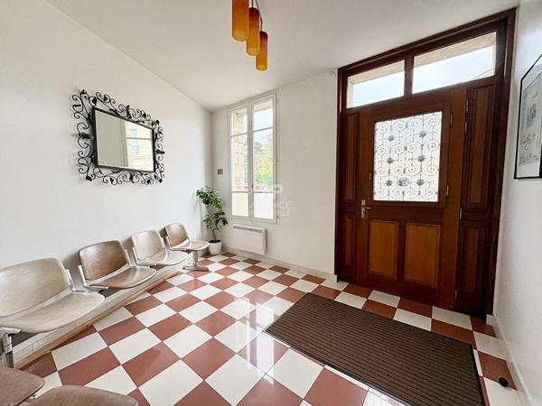 Immeuble 8 pièces à vendre à Neuville-sur-Oise - Réf 8385 440 000 € **  - Référence  8388