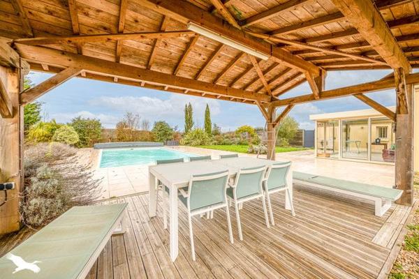 Maison à vendre |  Mauzé-sur-le-Mignon |  6 pièces | 148 m²