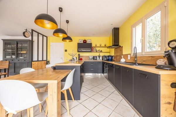 Maison à vendre |  Mauzé-sur-le-Mignon |  6 pièces | 148 m²