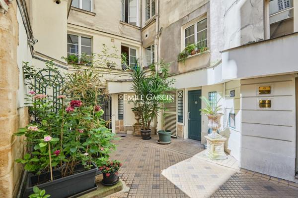 À VENDRE - Appartement - Terrasse - Paris - 75001 - Palais Royal - Marché Saint-Honoré - 2 pièces - 1 chambre - 52 m²