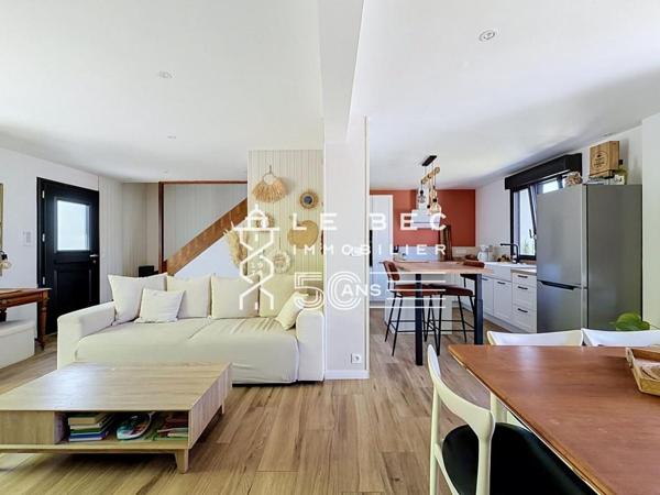 EXCLUSIVITÉ LOCMIQUÉLIC : Maison individuelle rénovée avec soin