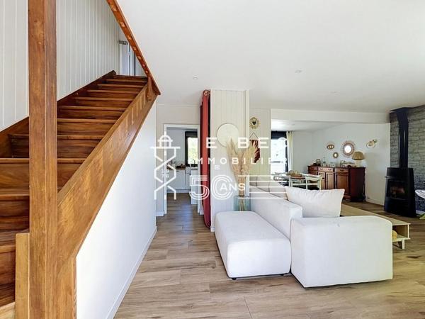 EXCLUSIVITÉ LOCMIQUÉLIC : Maison individuelle rénovée avec soin