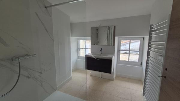 Appartement T3, Centre ville de Saint Jean D'Angély.