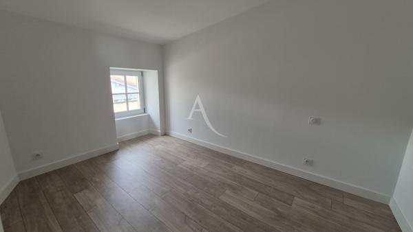 Appartement T3, Centre ville de Saint Jean D'Angély.