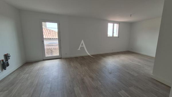 Appartement T3, Centre ville de Saint Jean D'Angély.
