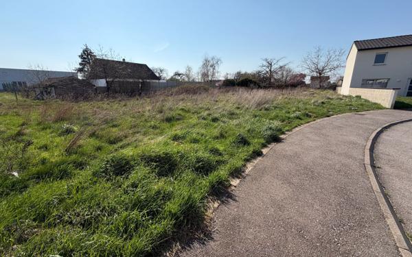 Terrain à vendre    Chanteheux