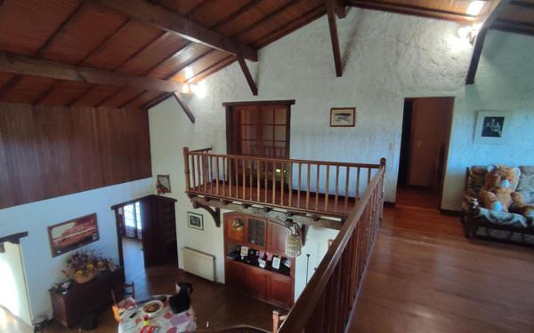 Maison à vendre    6 pièces •  Saint-Étienne-d'Orthe