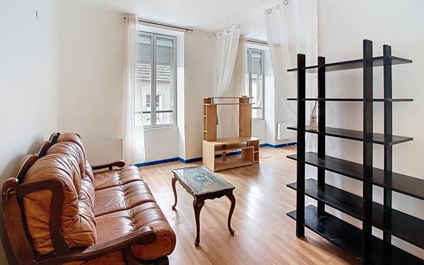 Immeuble à vendre    2 pièces •  La Tagnière