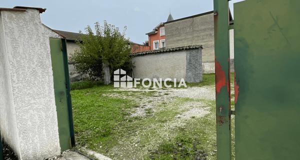 Location Parking - Meximieux 01800