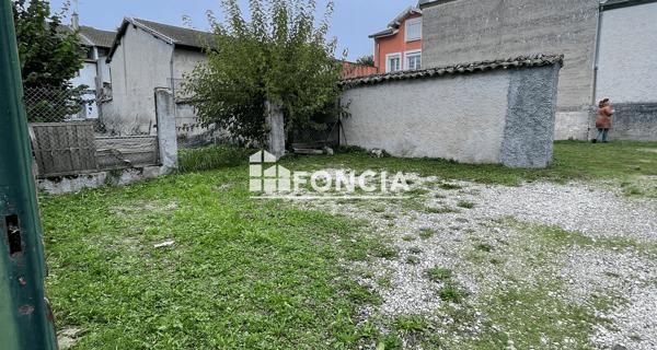 Location Parking - Meximieux 01800