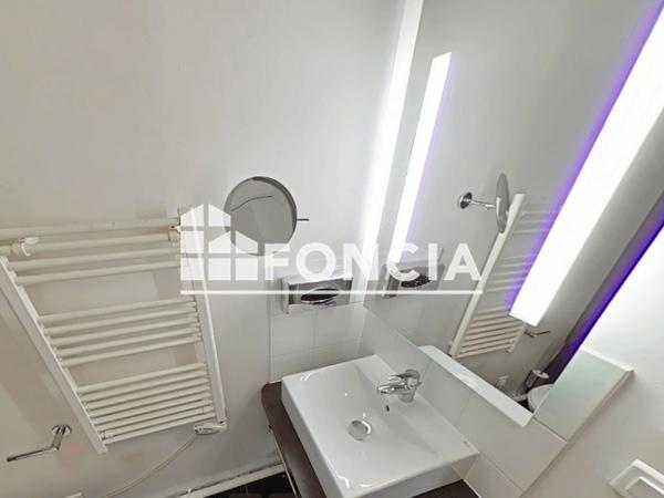 Location Studio meublé 25.65 m² - 13-15 avenue marcelin berthelot Grenoble 38100