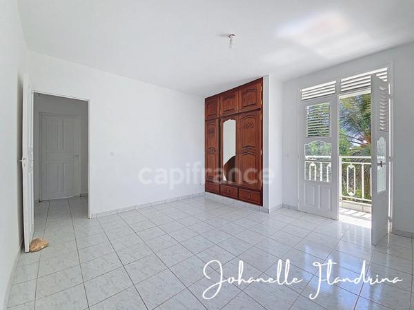 Maison avec vue dégagée, 3 chambres + mezzanine, possibilité de bas de villa - 3 000 m² de terrain