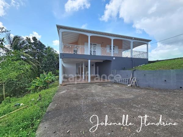 Maison avec vue dégagée, 3 chambres + mezzanine, possibilité de bas de villa - 3 000 m² de terrain