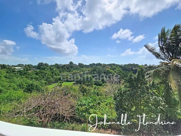 Maison avec vue dégagée, 3 chambres + mezzanine, possibilité de bas de villa - 3 000 m² de terrain