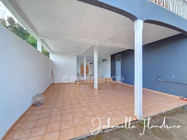 Maison avec vue dégagée, 3 chambres + mezzanine, possibilité de bas de villa - 3 000 m² de terrain