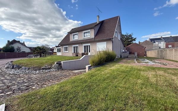 Maison à vendre    6 pièces • 262 m2 Chauny