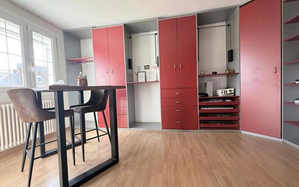 Maison à vendre    6 pièces • 262 m2 Chauny